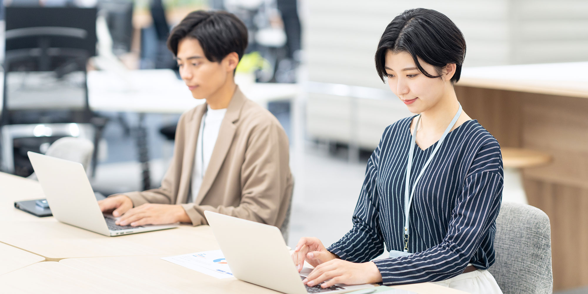 社内の仕事風景